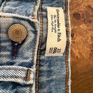 Abercrombie & Fitch 90s straight ultra high rise Light Blue Slim Straight Jeans